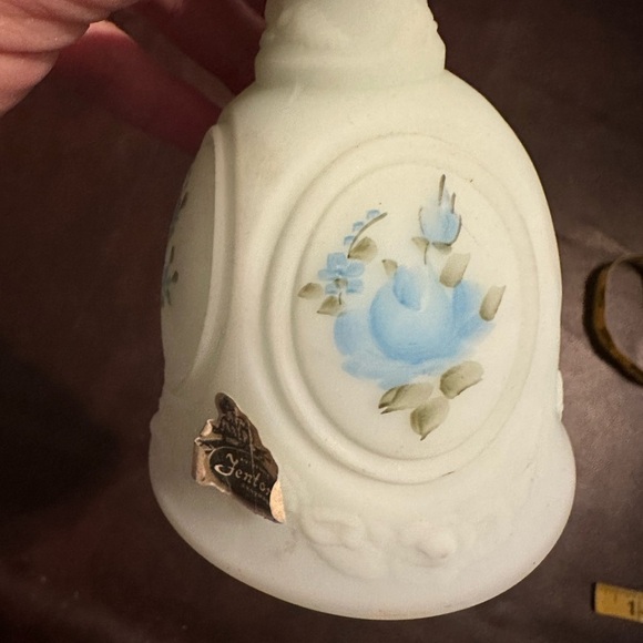 Satin Fenton bell - Picture 2 of 6